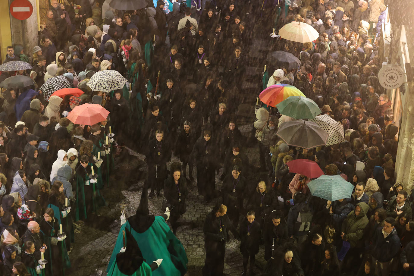 Viacrucis Procesional de Valladolid de la Cofradía Penitencial de Nuestro Padre Jesús Nazareno