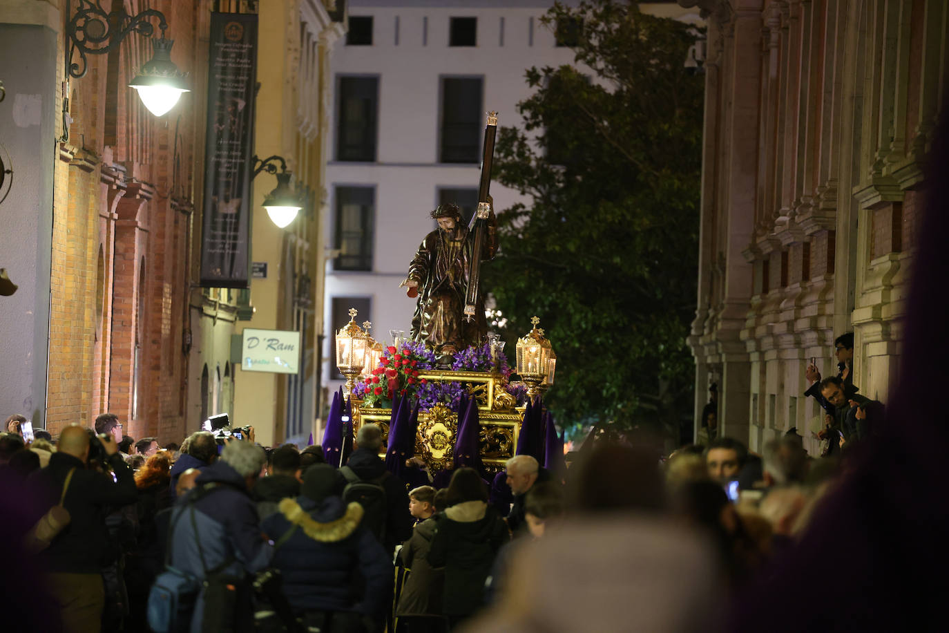 Viacrucis Procesional de Valladolid de la Cofradía Penitencial de Nuestro Padre Jesús Nazareno