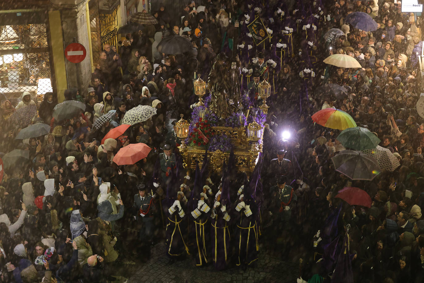 Viacrucis Procesional de Valladolid de la Cofradía Penitencial de Nuestro Padre Jesús Nazareno