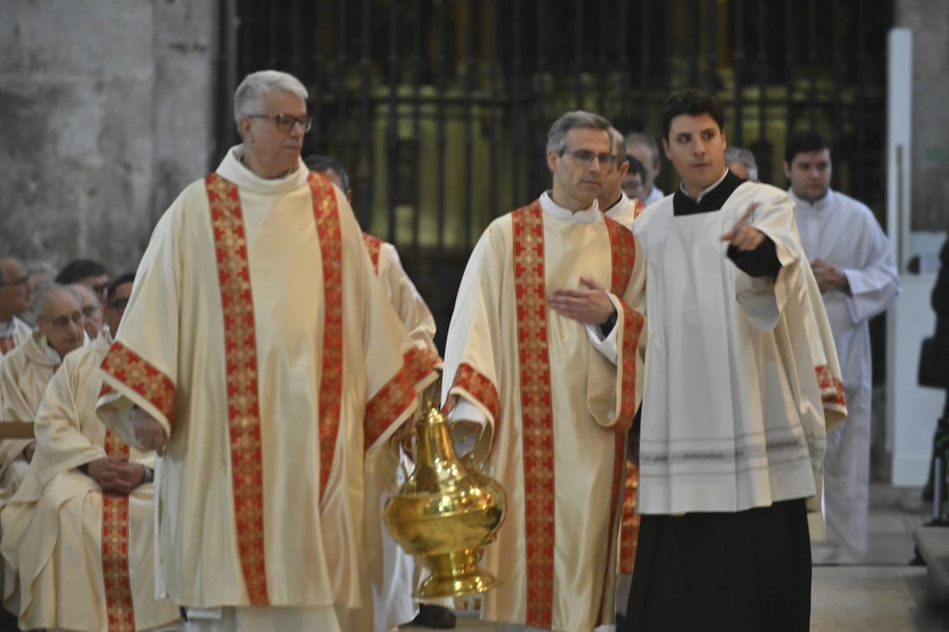 Las imágenes de la misa crismal de Jueves Santo en Valladolid