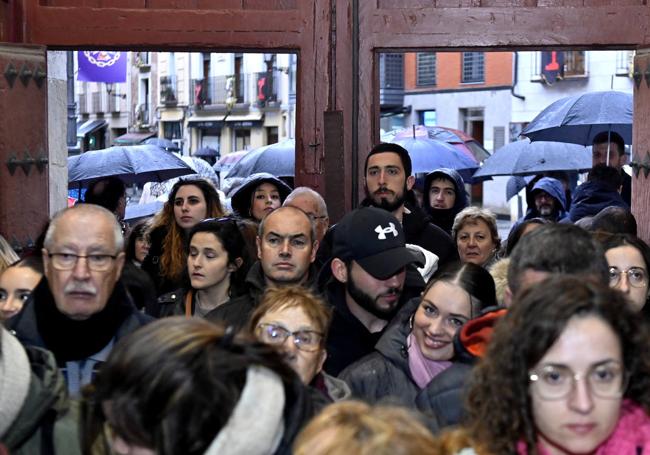 Público en la iglesia de San Martín.