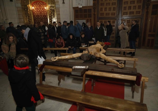 El Cristo de la Agonía en el templo de Santa Clara a la espera de su traslado.