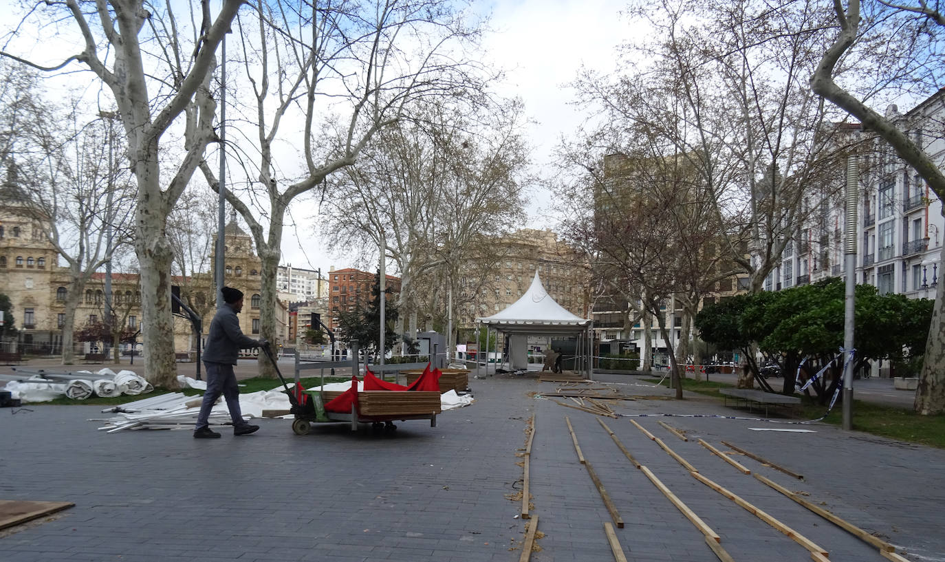 Así ha quedado la Feria de Artesanía tras el fuerte vendaval