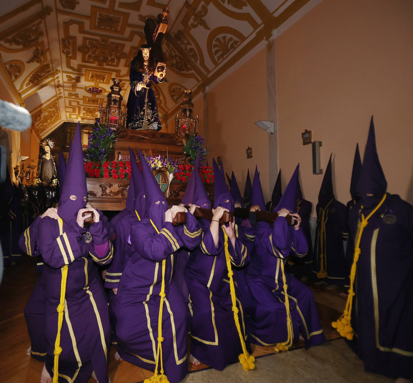 Acto del Silencio en la capilla de los Nazarenos