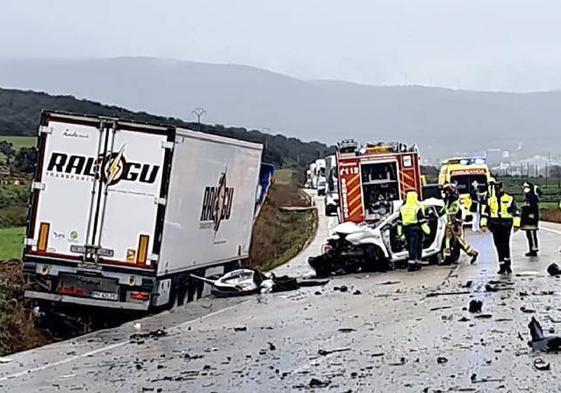 Los vehículos siniestrados en el accidente mortal de Soria.
