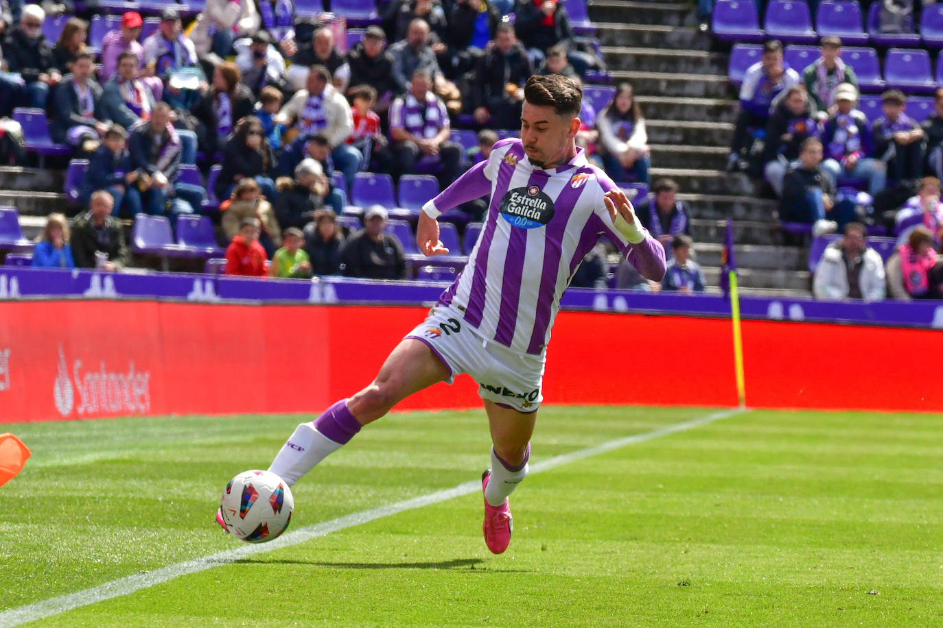 Las imágenes del partido entre el Real Valladolid y el Levante