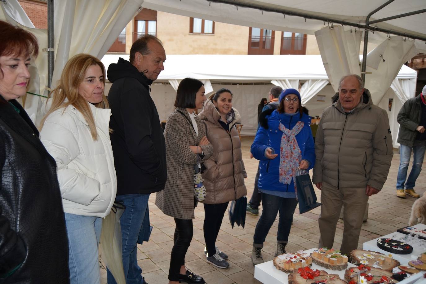 La artesanía del barro se exhibe en Astudillo