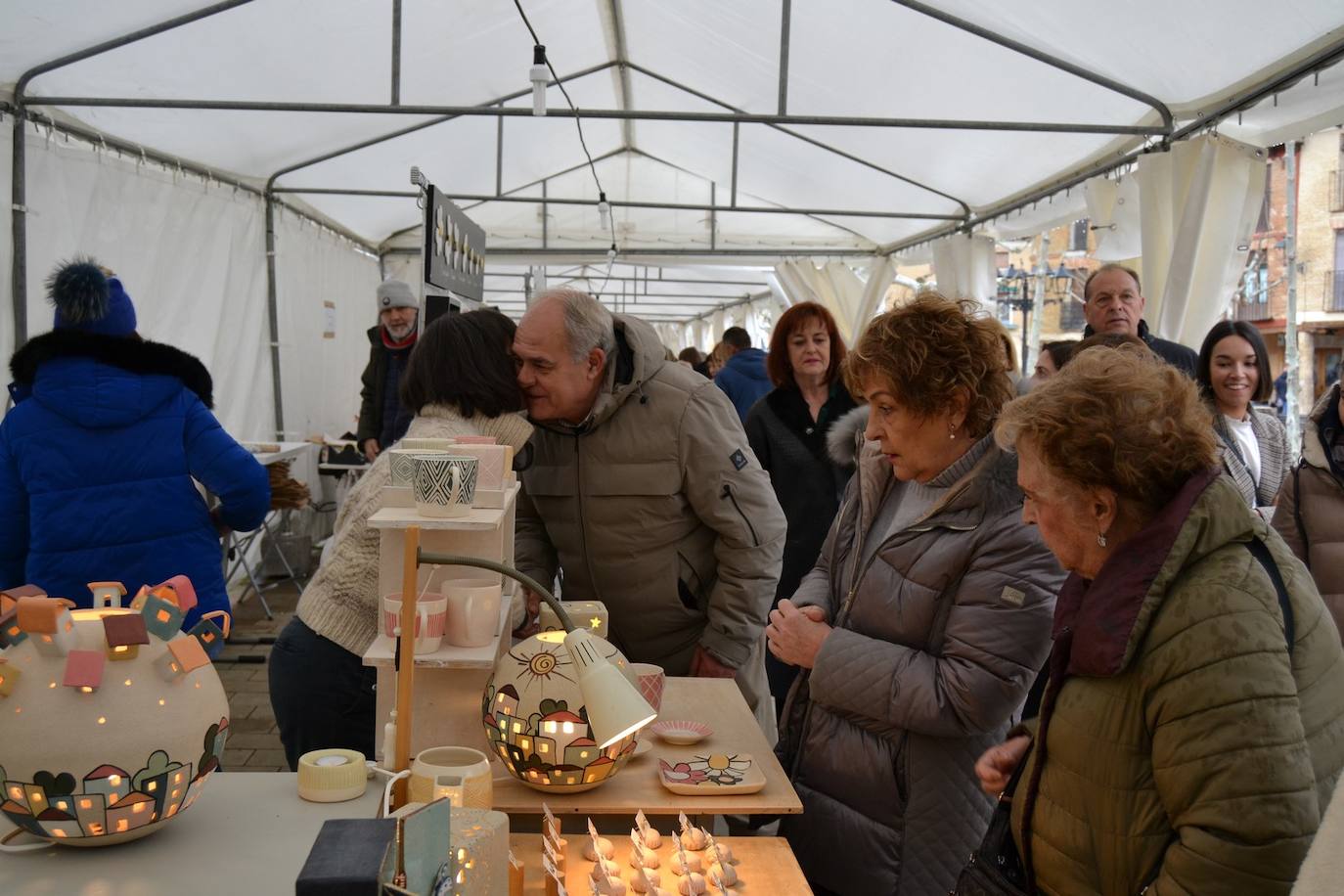 La artesanía del barro se exhibe en Astudillo