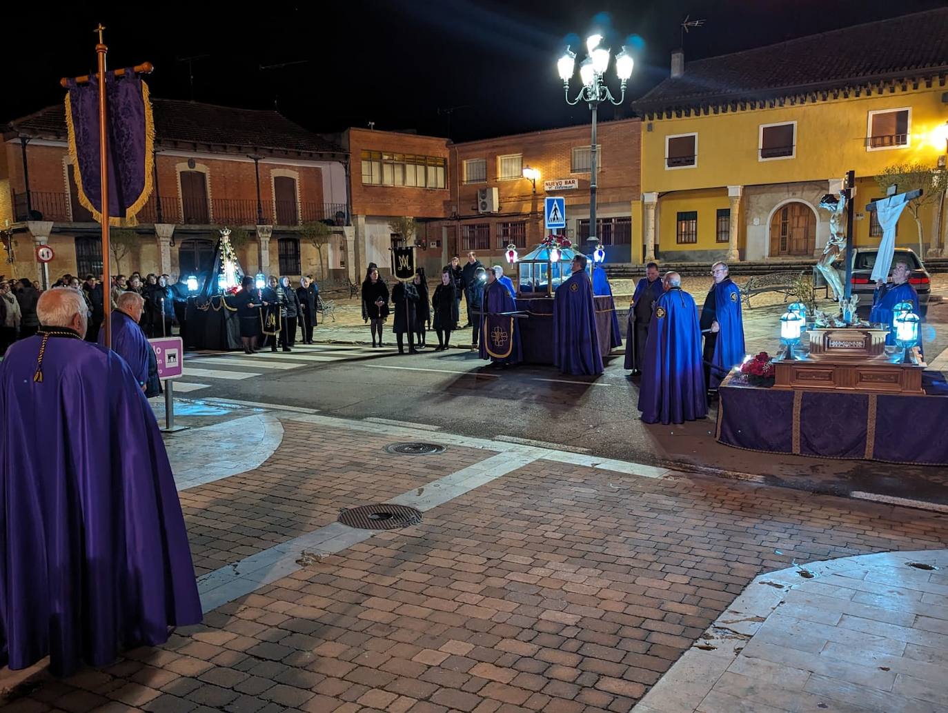 La lluvia da tregua a la procesión del Santo Entierro de Torrelobatón