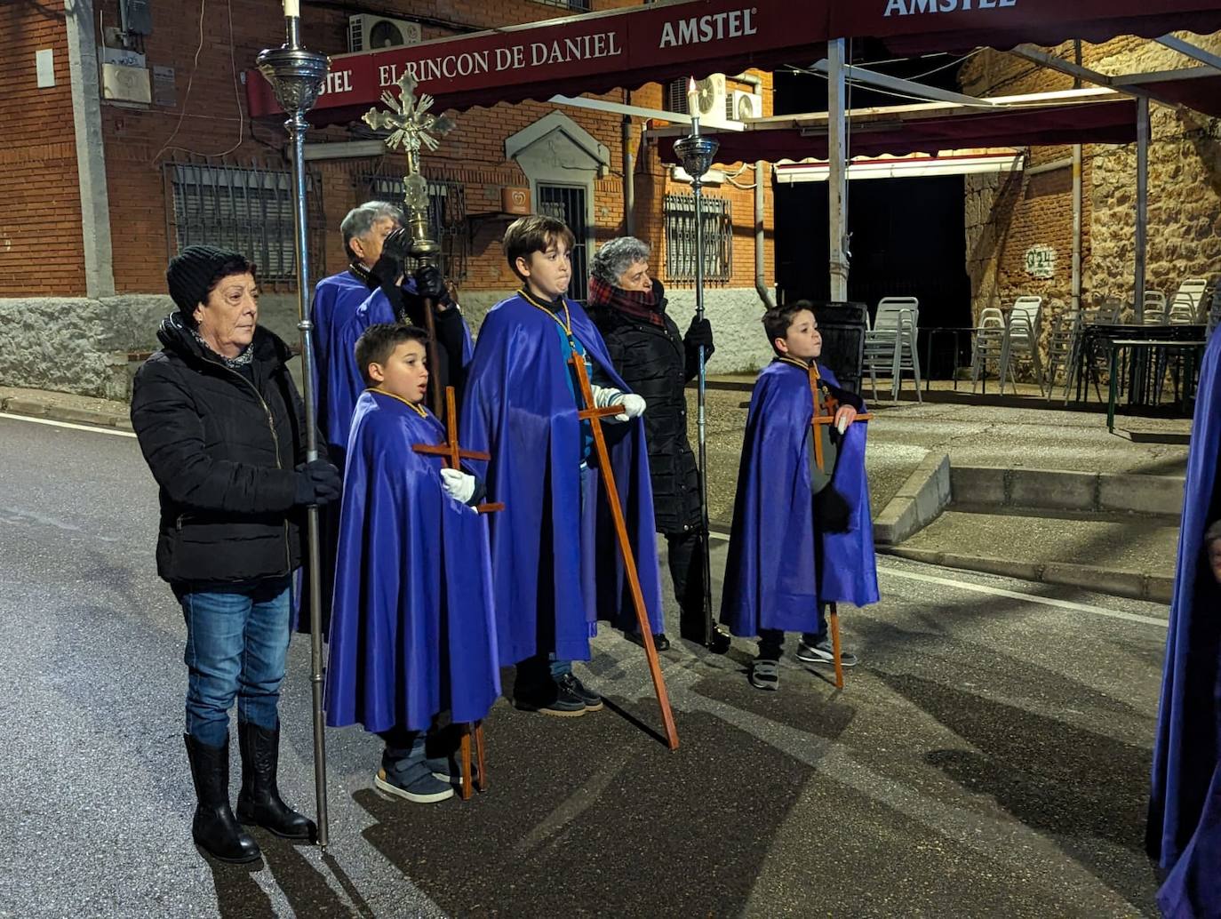 La lluvia da tregua a la procesión del Santo Entierro de Torrelobatón