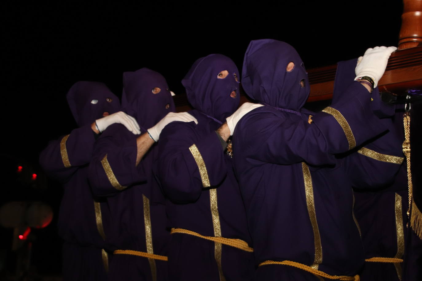 El Viernes Santo de Cuéllar, en imágenes