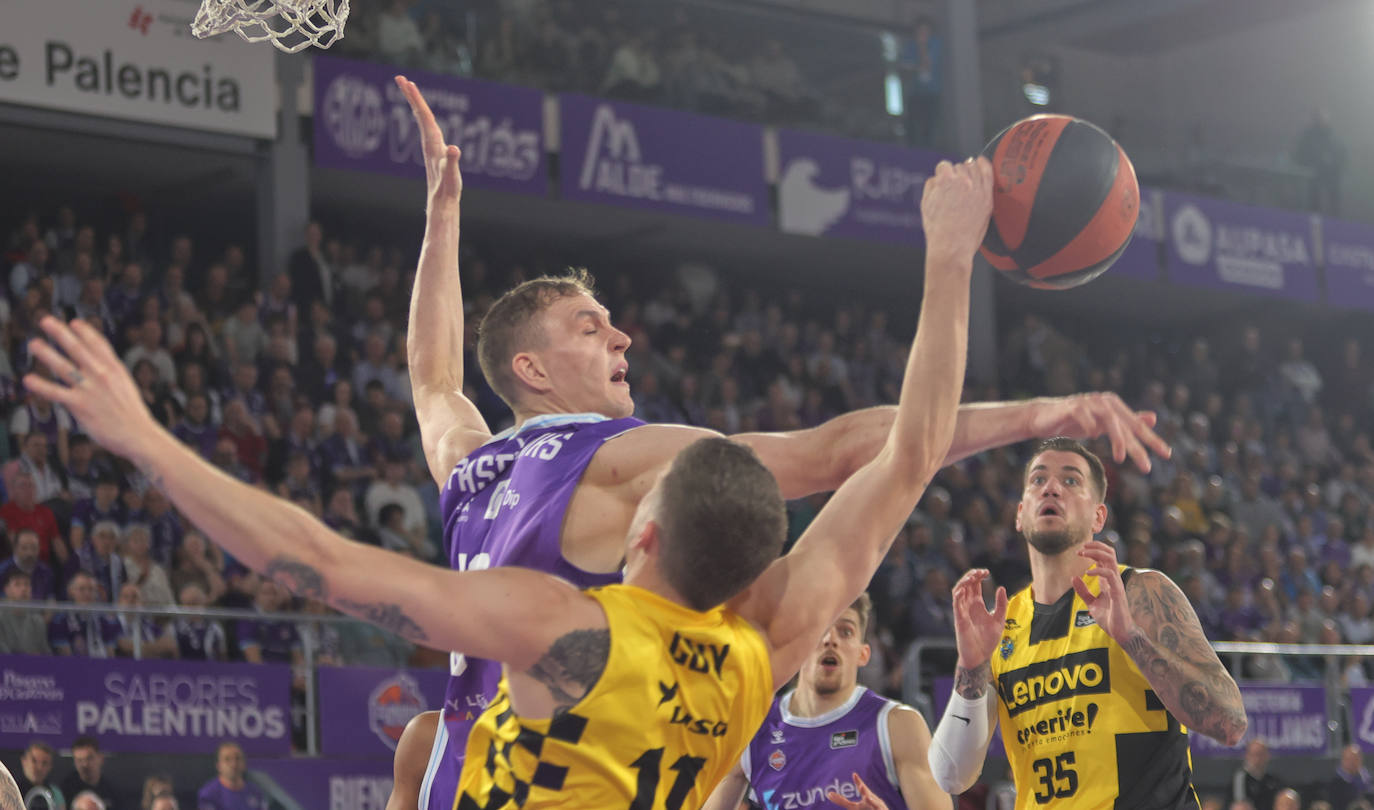 El Zunder Palencia no puede con el Tenerife