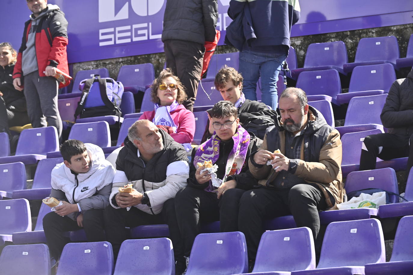 Búscate en la grada del estadio José Zorrilla (4/4)