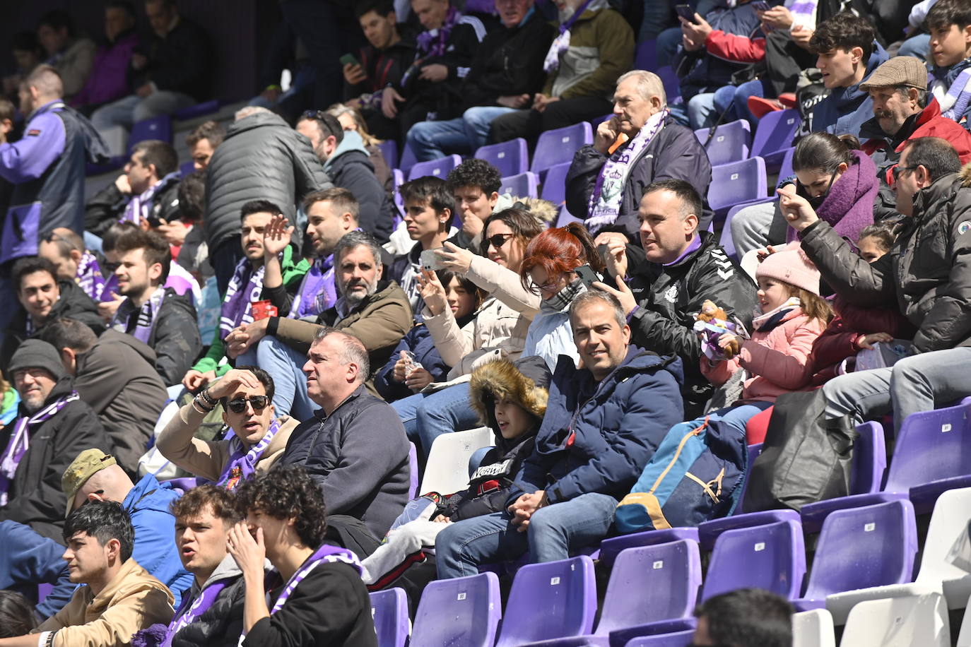 Búscate en la grada del estadio José Zorrilla (3/4)