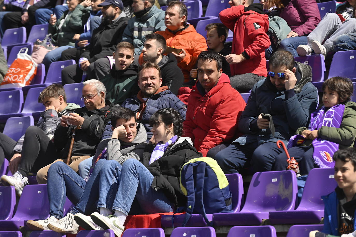 Búscate en la grada del estadio José Zorrilla (3/4)