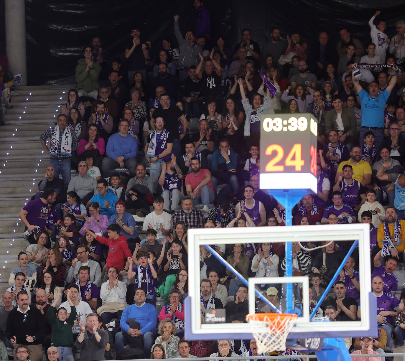 Zunder Palencia-Lenovo Tenerife: Búscate en la grada