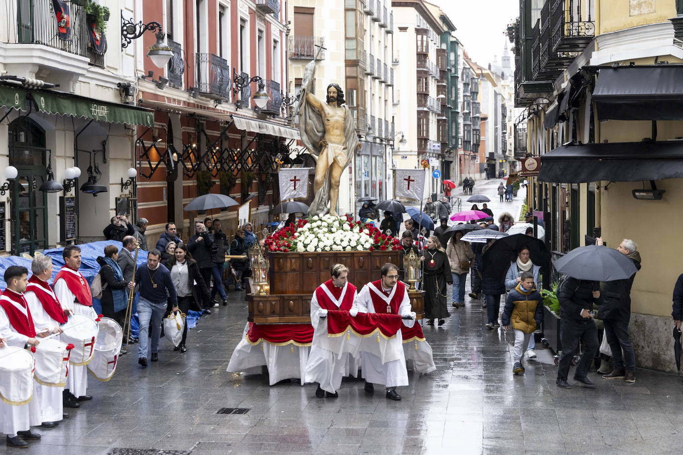 Las imágenes del Domingo de Resurrección en Valladolid