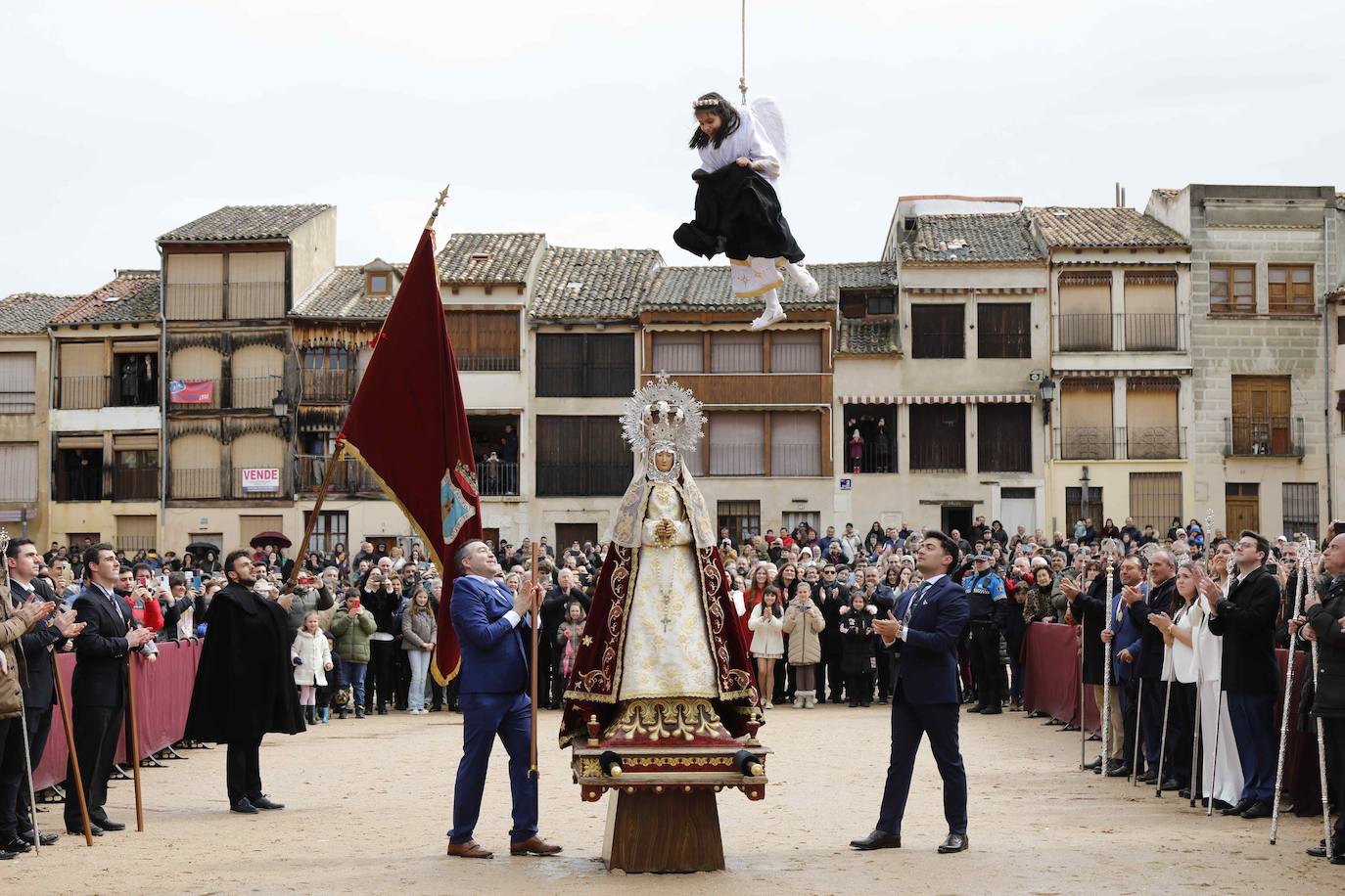 Las imágenes de la Bajada del Ángel en Peñafiel