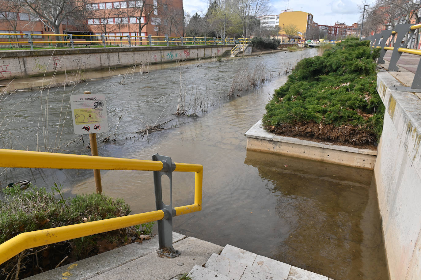 Crecida en los ríos de Valladolid después del temporal Nelson