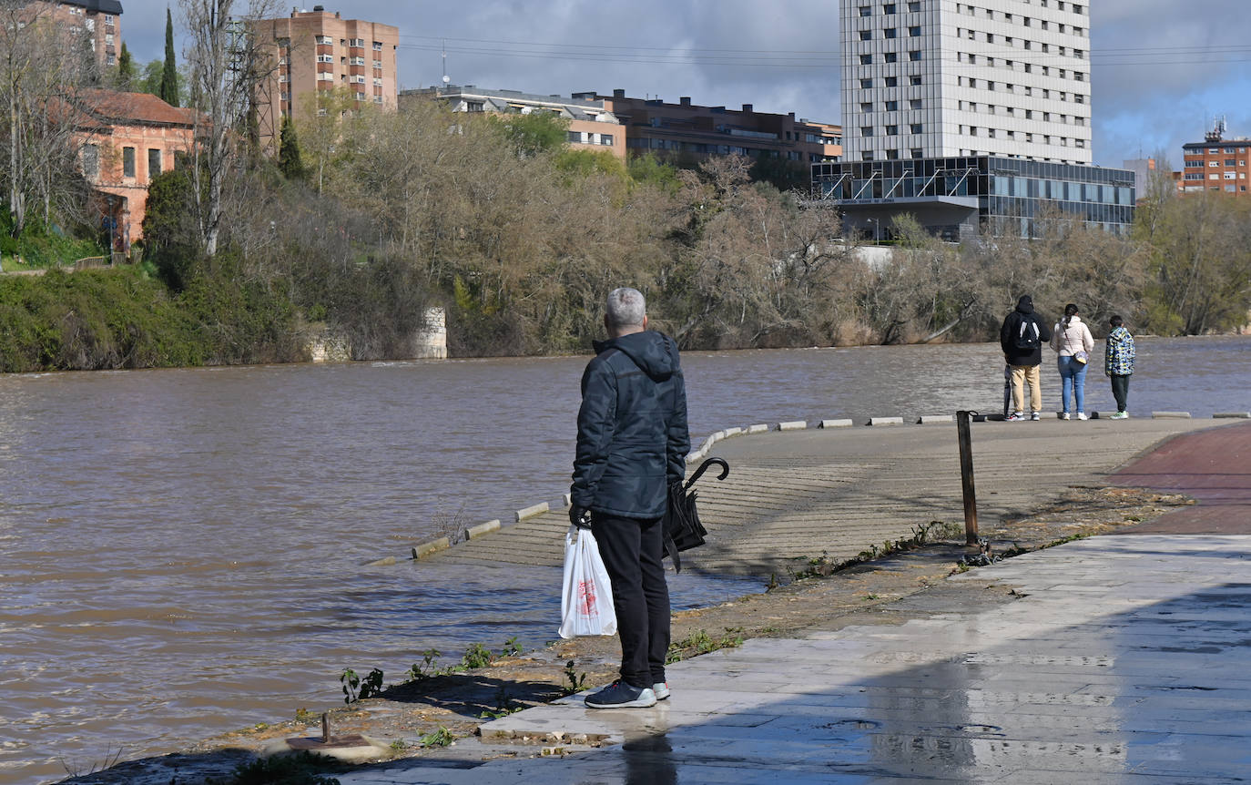 Crecida en los ríos de Valladolid después del temporal Nelson