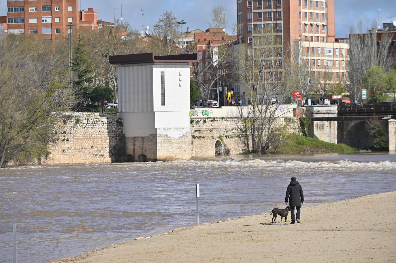 Crecida en los ríos de Valladolid después del temporal Nelson