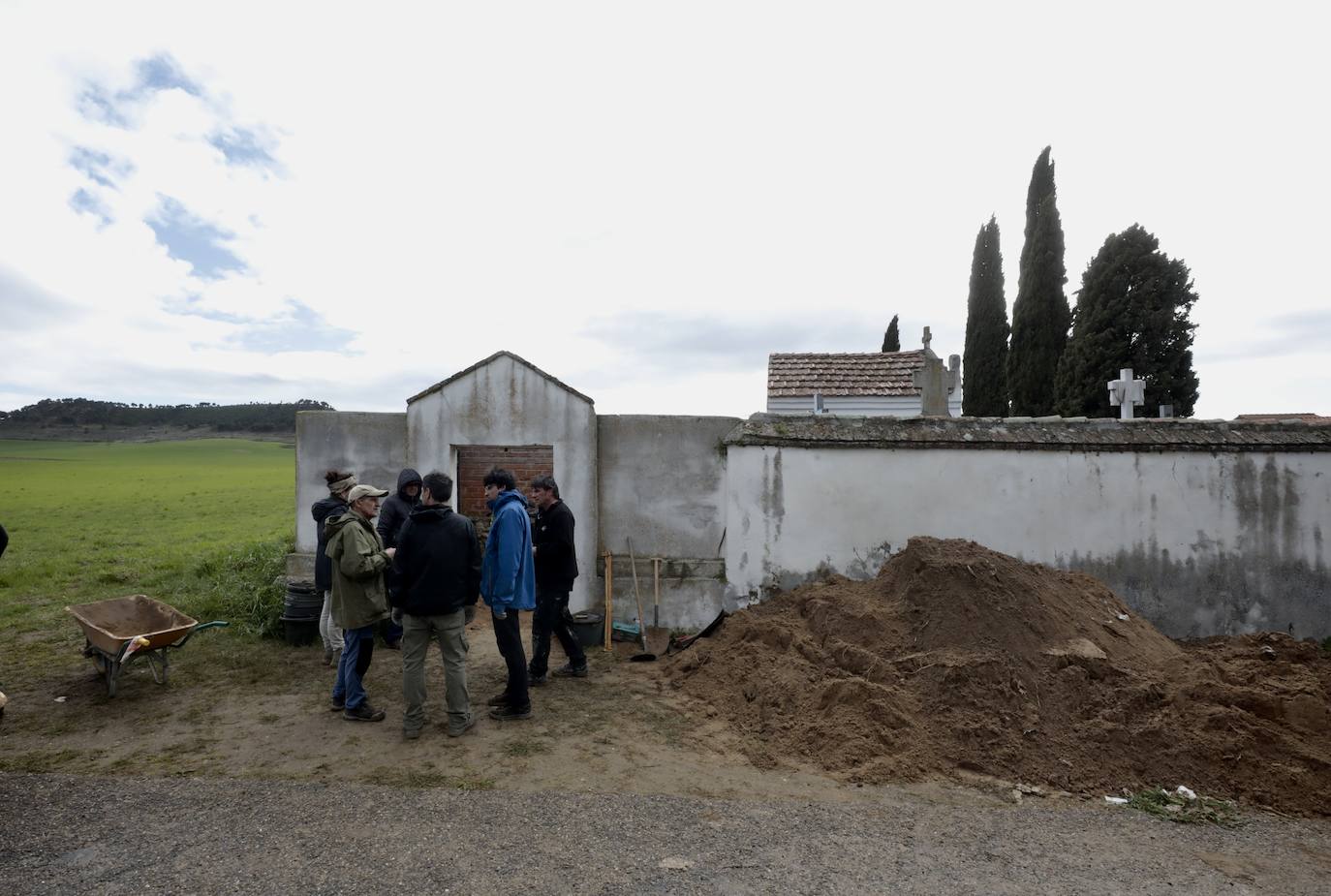 Así fue la exhumación de los restos de Pedro de la Calle en Mojados