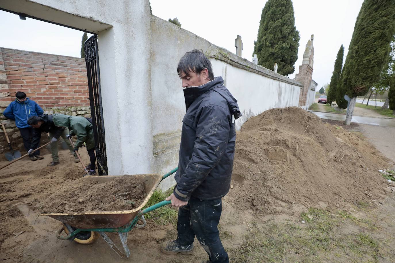 Así fue la exhumación de los restos de Pedro de la Calle en Mojados