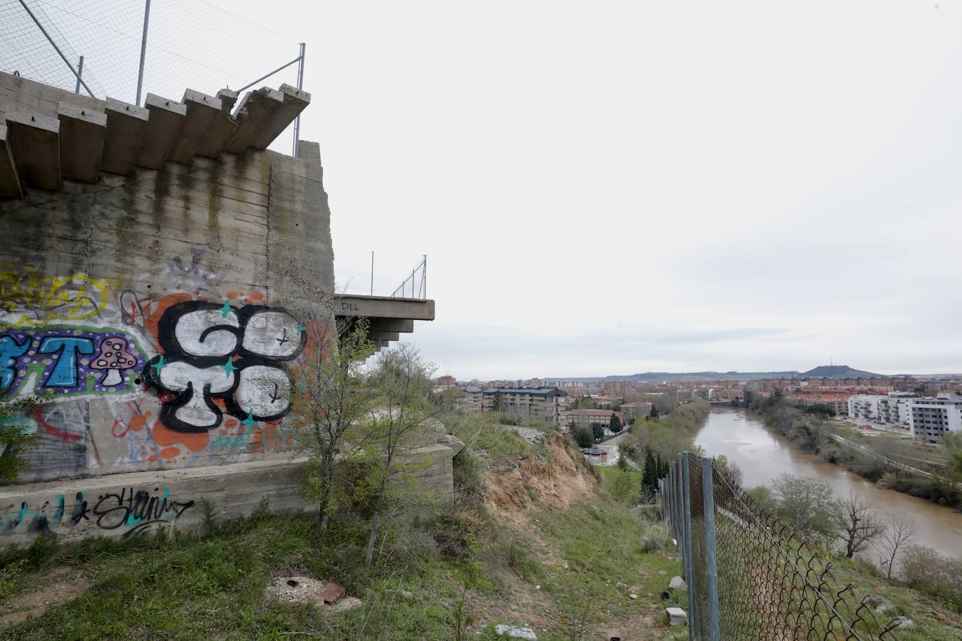 El estado actual del chalé de Parquesol donde se van a edificar 22 pisos