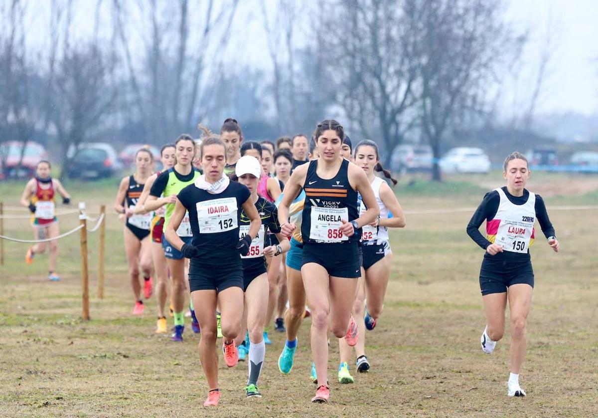 Las atletas en la carrera absoluta femenina.