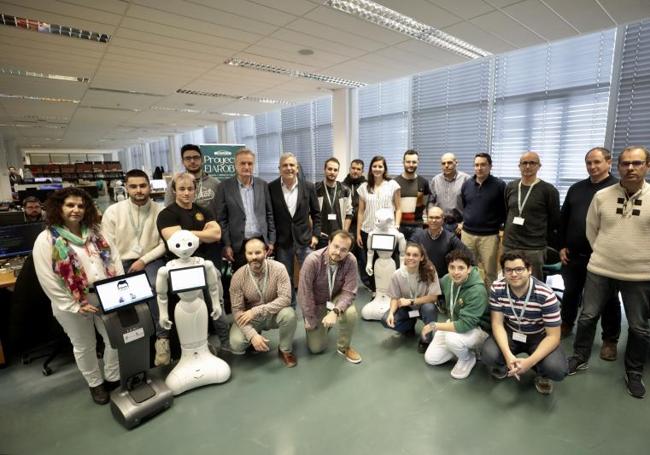 Foto de familia del equipo que ha trabajado en el proyecto.