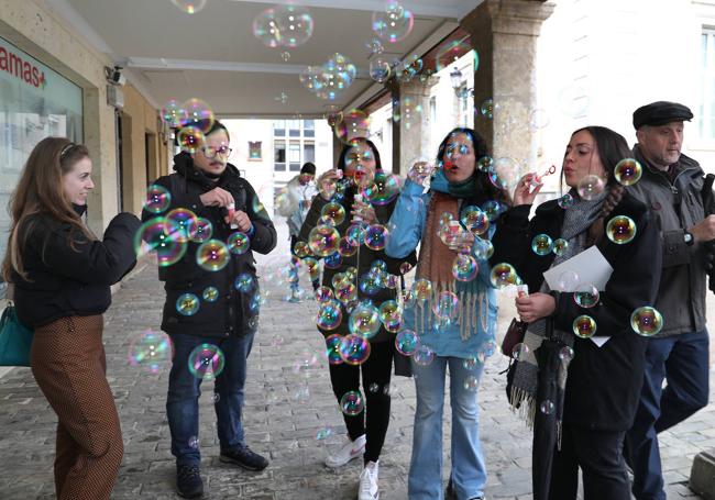 Actividad de Autismo Palencia, el martes en la Plaza Mayor.