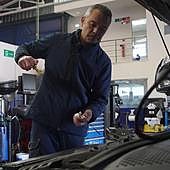 Aceite, limpiaparabrisas y refrigerante: ¿Conoces los diferentes líquidos que lleva tu coche?