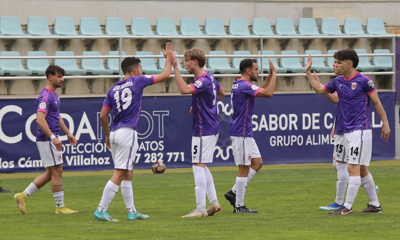 El Palencia CF vence en casa al Villaralbo