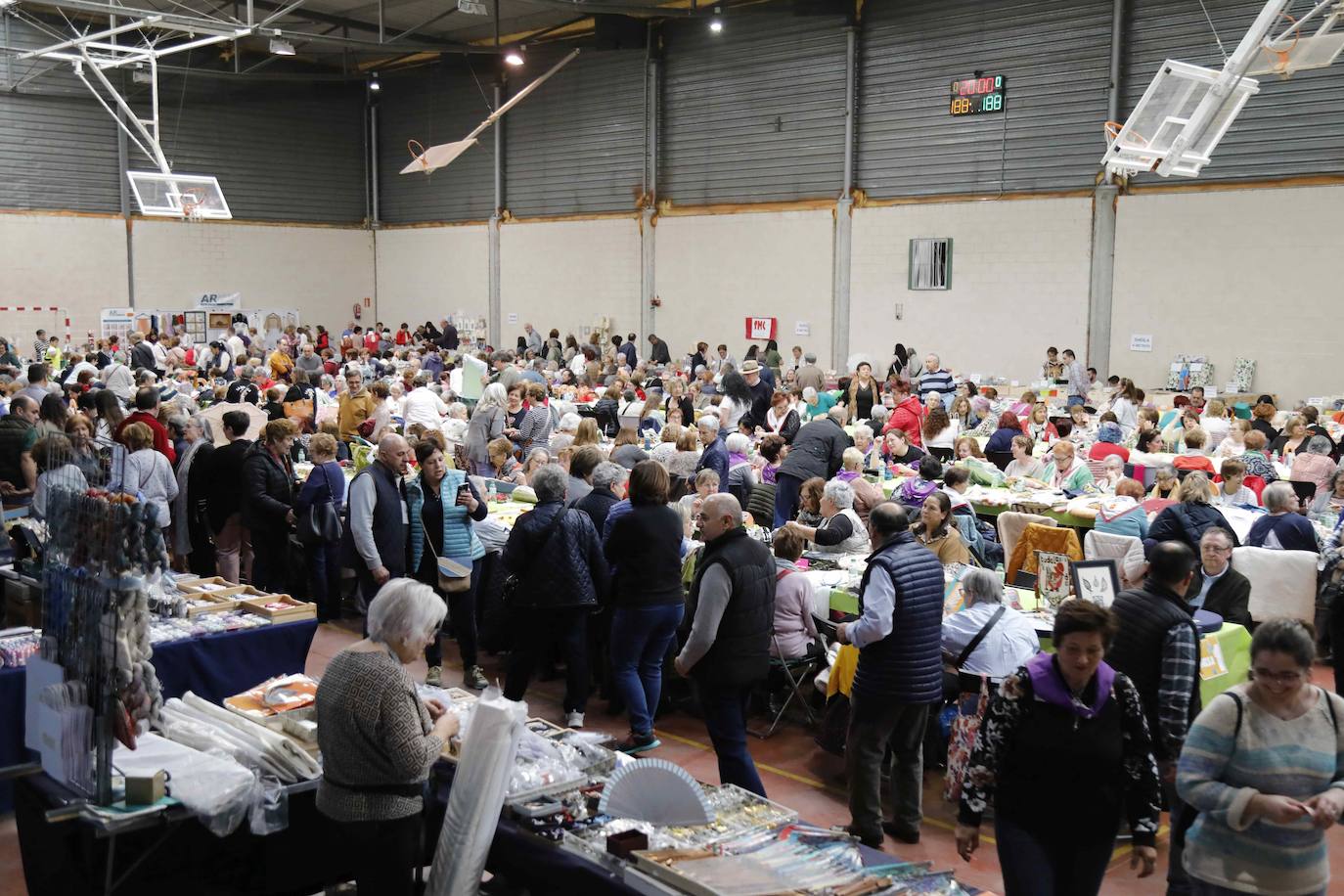 El Encuentro de Encajeras de Cogeces del Monte, en imágenes