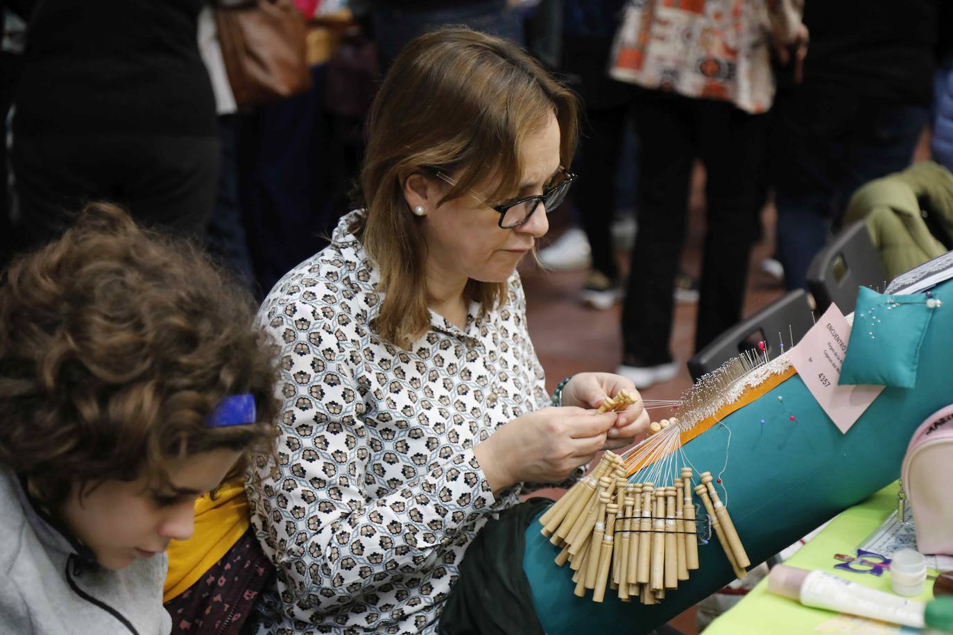 El Encuentro de Encajeras de Cogeces del Monte, en imágenes