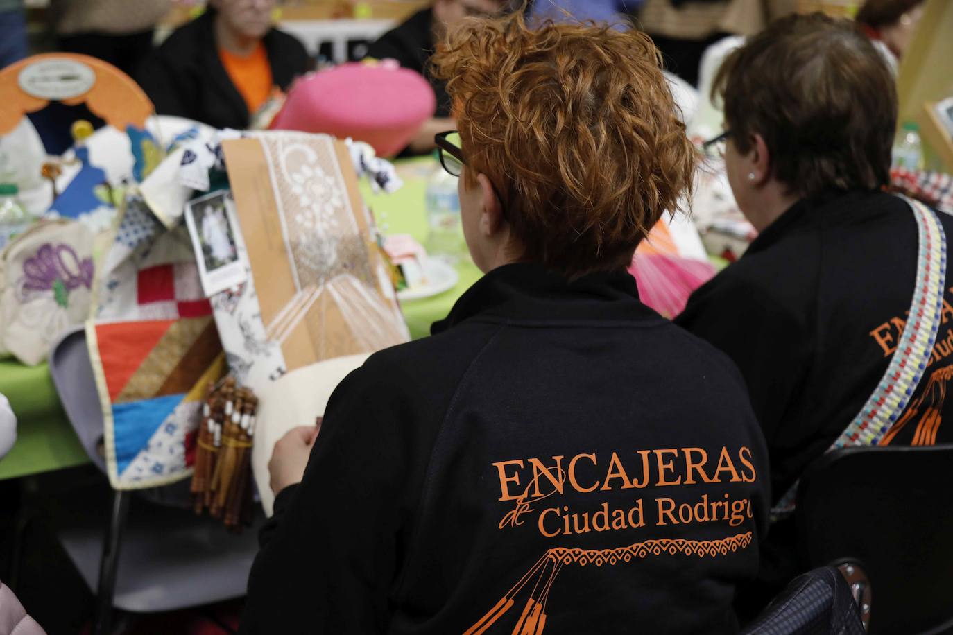 El Encuentro de Encajeras de Cogeces del Monte, en imágenes