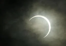 Un eclipse anular de sol visto desde Filipinas.