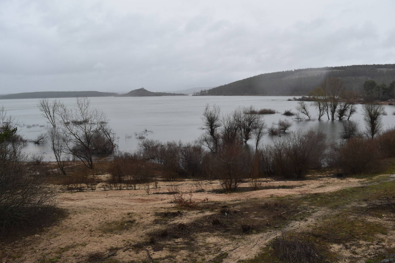 El pantano de Aguilar, tras las últimas crecidas