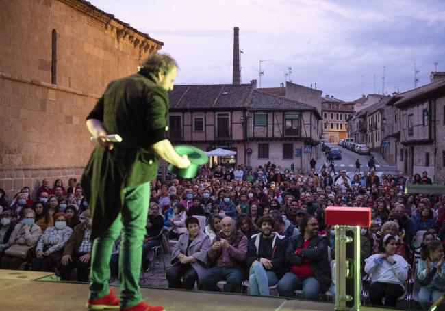 Función en el ciclo de magia de San Lorenzo.