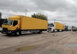 Imagen de archivo de camiones aparcados en el polígono de San Cristóbal de Valladolid.
