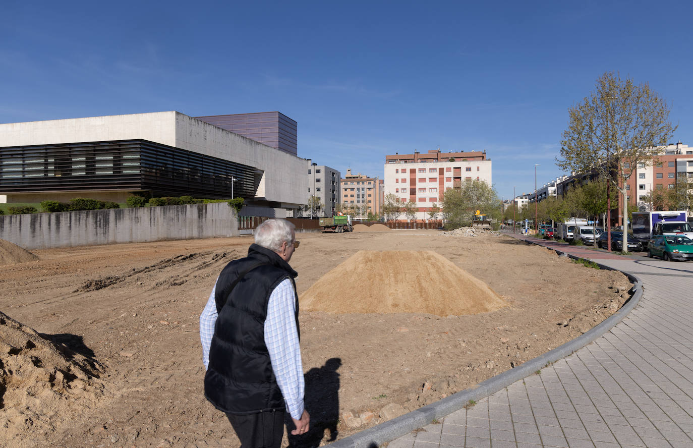 La obra en la parcela aledaña a la sede de las Cortes, en imágenes