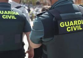 Dos agentes de la Guardia Civil en una imagen de archivo.