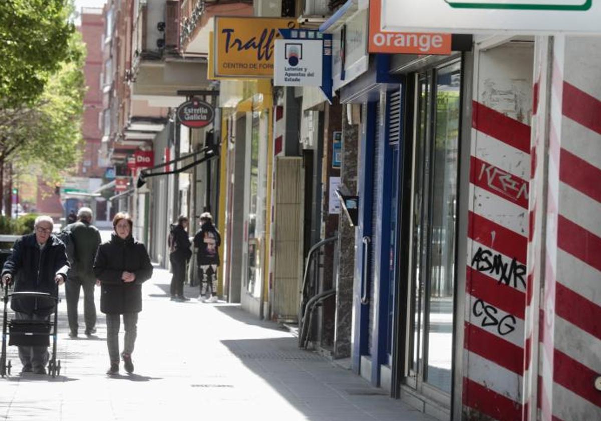 Comercios en la calle Cigueña de Valladolid.