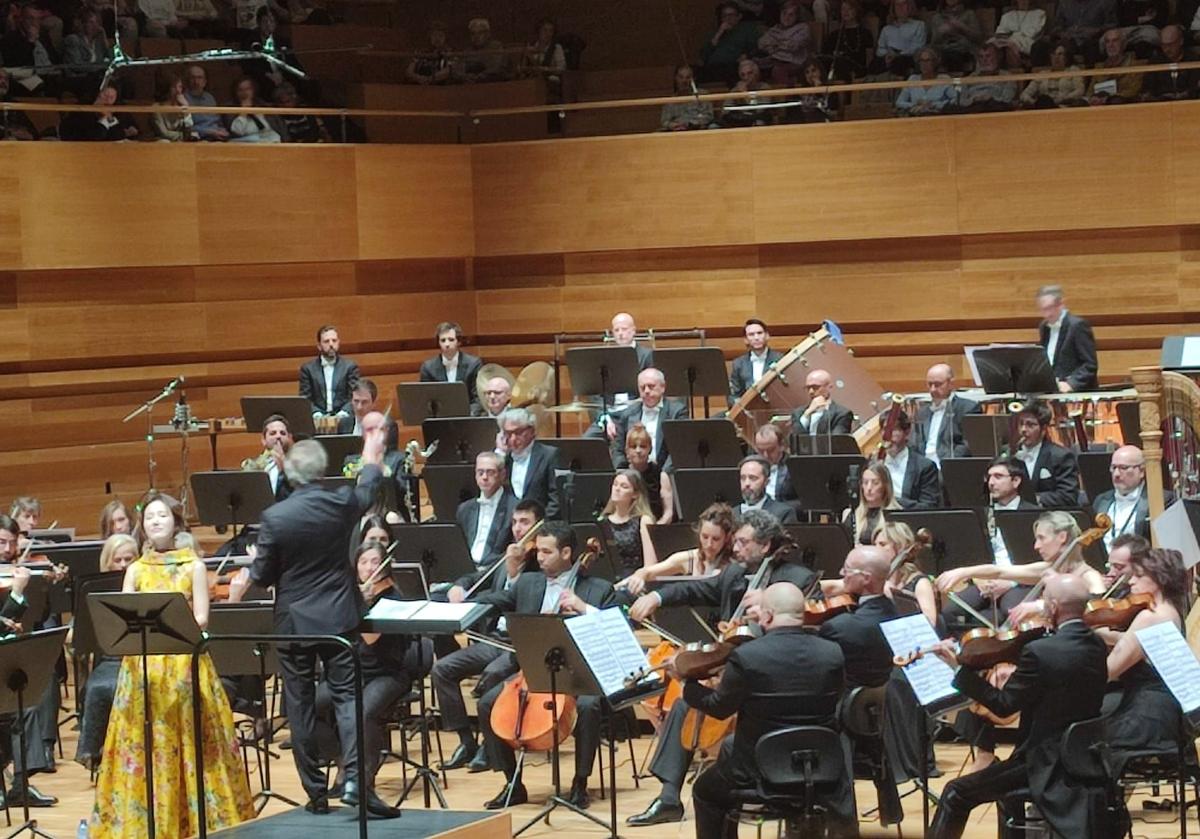 La soprano surcoreana Hera Hyesang Park, durante el concierto acompañada por la OSCyL.