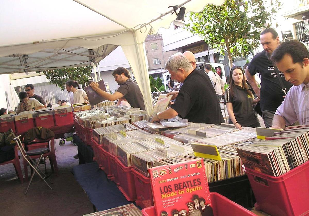 Coleccionistas de vinilos.