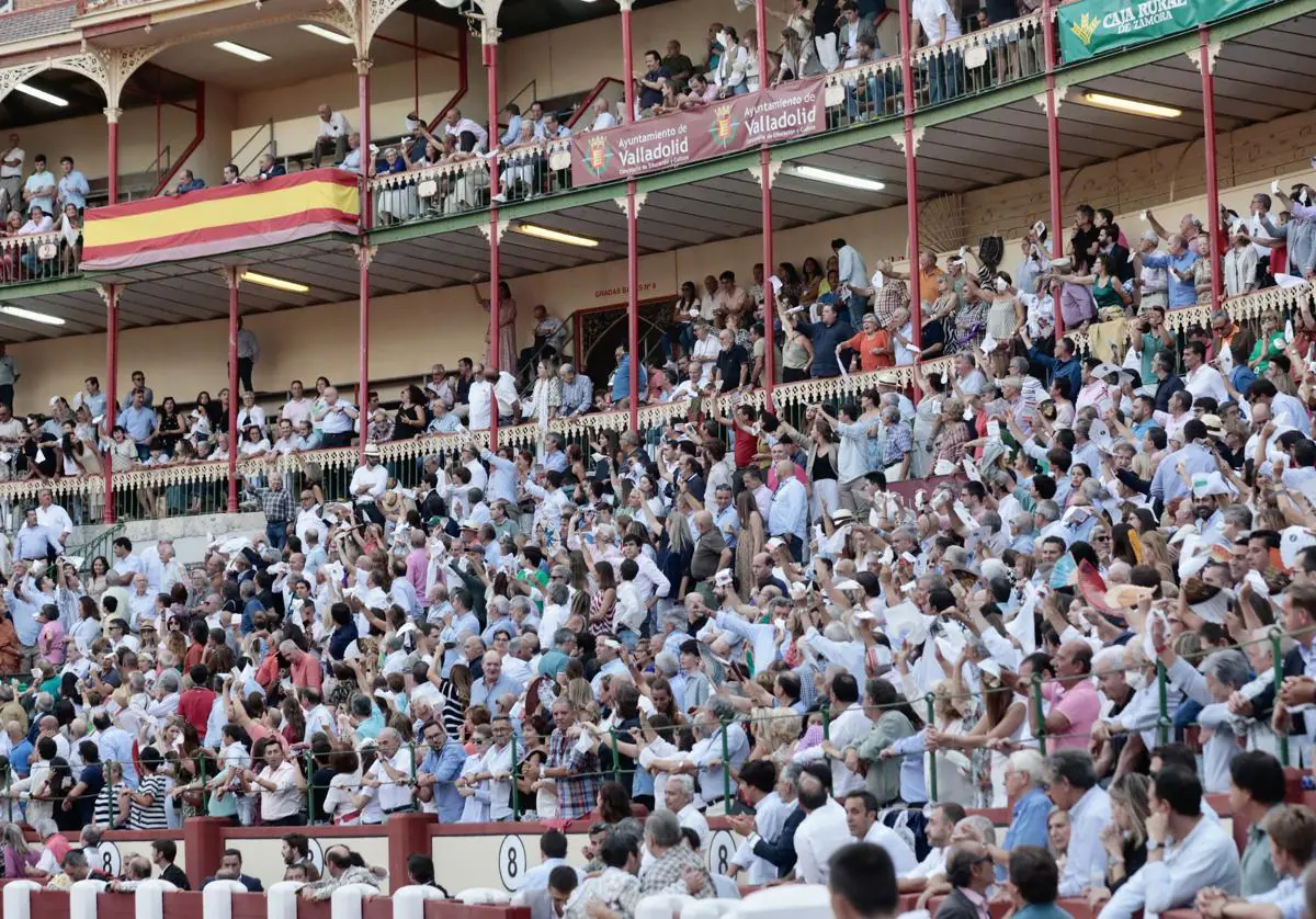 Valladolid: Piden que se investigue al Ayuntamiento por alentar la  presencia de menores en los toros | El Norte de Castilla