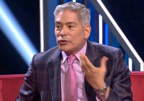 Boris Izaguirre en el programa de Cuatro 'Martínez y hermanos'.