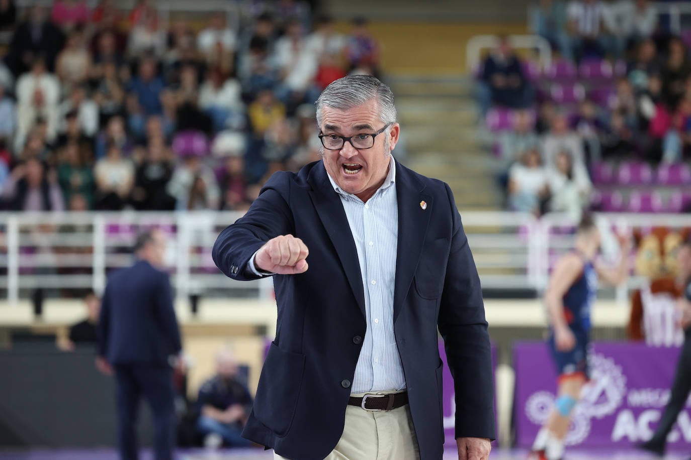 Las imágenes del partido de baloncesto entre el UEMC y el Tizona Burgos