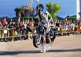 Exhibición de stunt, a cargo del piloto catalán Narcis Roca.