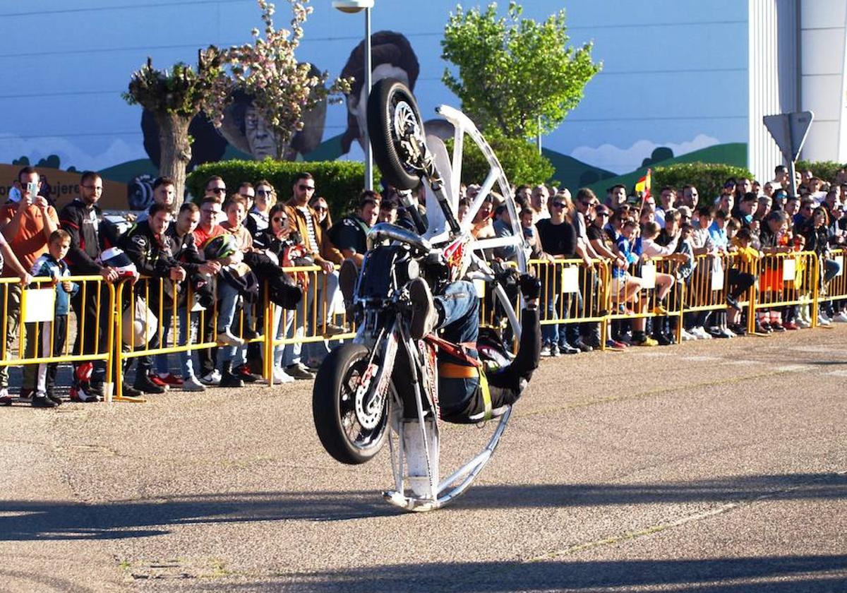 Exhibición de stunt, a cargo del piloto catalán Narcis Roca.